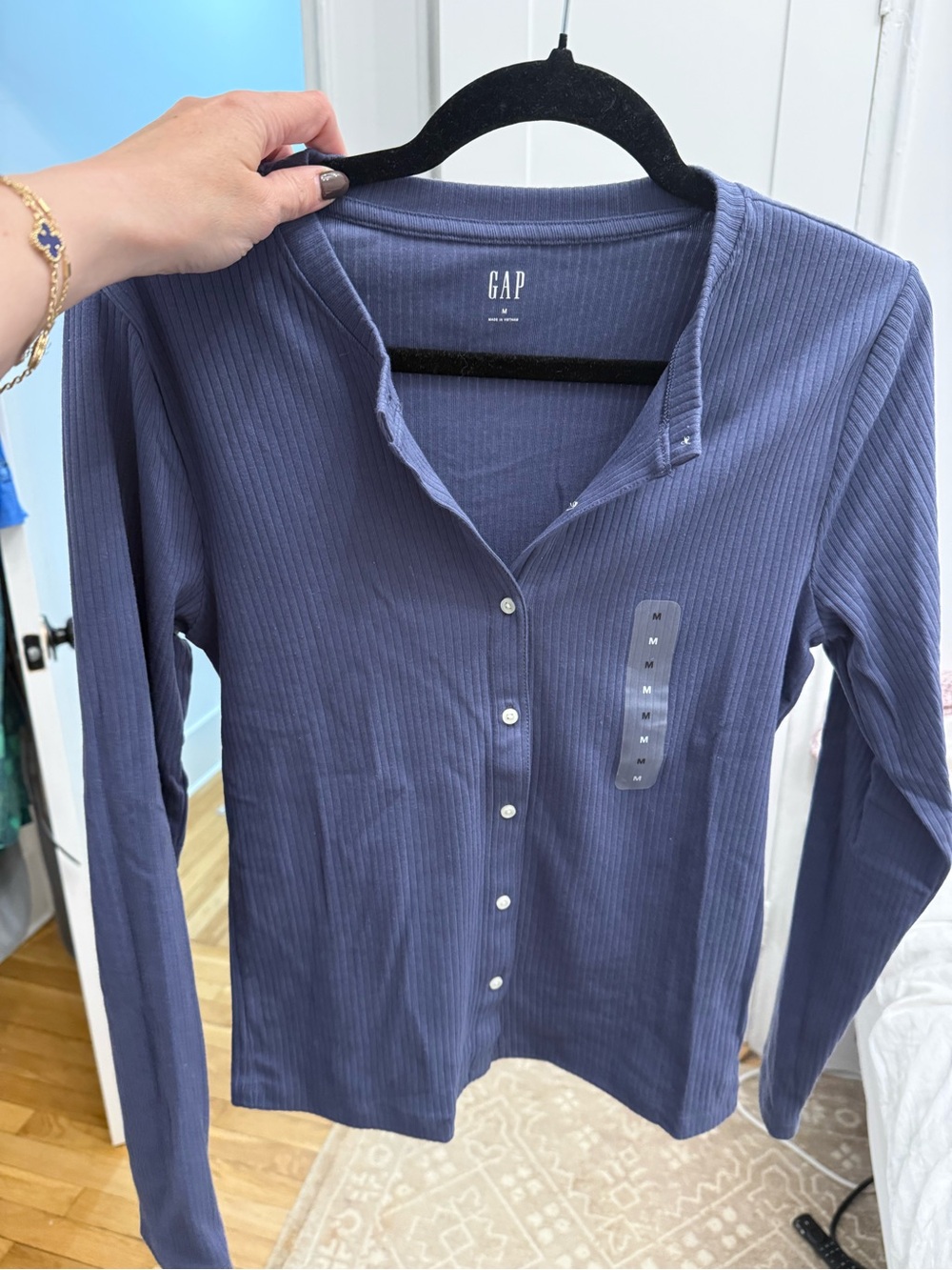 GAP Women's Ribbed Button-Front Long Sleeve Top in Slate Blue